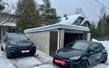 Toyota Yaris, 2021 год, 4 300 000 рублей, 21 фотография