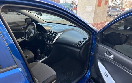 Hyundai Solaris II рестайлинг, 2013 год, 690 000 рублей, 13 фотография