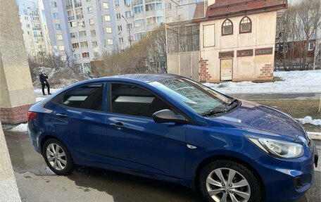 Hyundai Solaris II рестайлинг, 2013 год, 690 000 рублей, 3 фотография