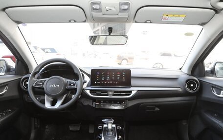 KIA K3, 2024 год, 1 800 010 рублей, 16 фотография