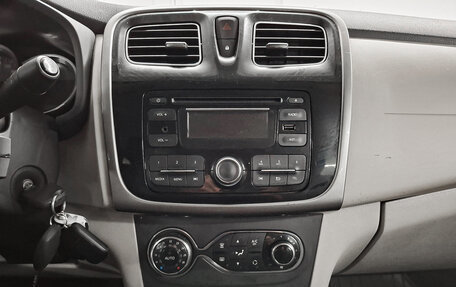 Renault Logan II, 2016 год, 655 000 рублей, 18 фотография