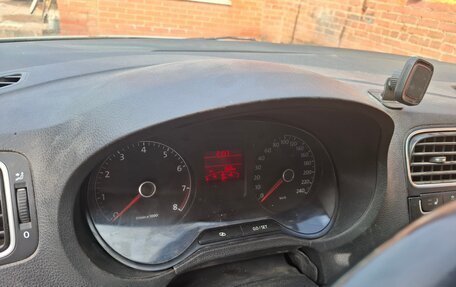 Volkswagen Polo VI (EU Market), 2011 год, 450 000 рублей, 10 фотография