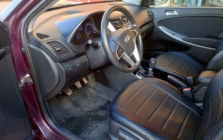 Hyundai Solaris II рестайлинг, 2013 год, 850 000 рублей, 12 фотография