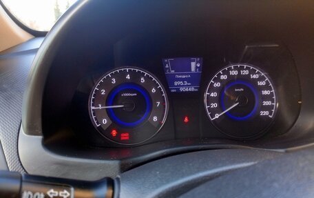 Hyundai Solaris II рестайлинг, 2013 год, 850 000 рублей, 13 фотография