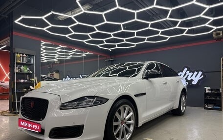 Jaguar XJ IV (X351), 2010 год, 2 048 000 рублей, 2 фотография