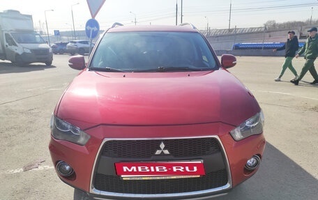 Mitsubishi Outlander III рестайлинг 3, 2010 год, 840 000 рублей, 2 фотография