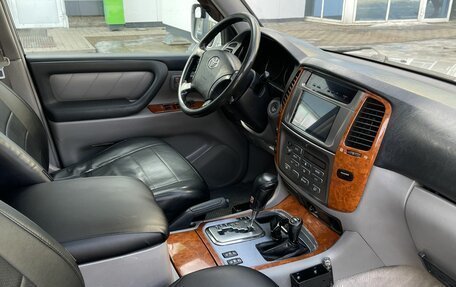 Toyota Land Cruiser 100 рестайлинг 2, 2006 год, 1 700 000 рублей, 10 фотография