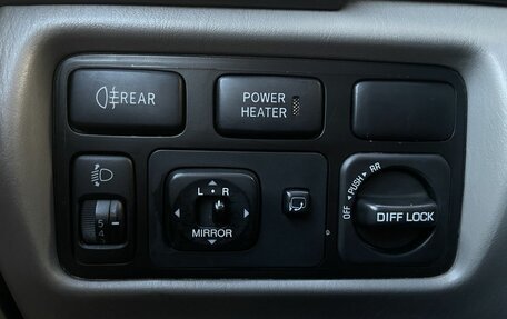 Toyota Land Cruiser 100 рестайлинг 2, 2006 год, 1 700 000 рублей, 13 фотография