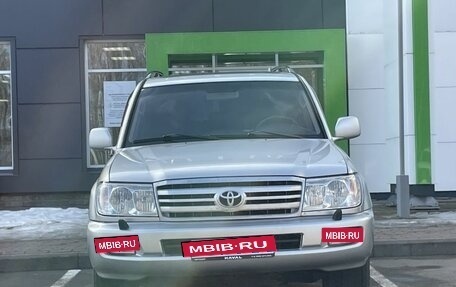 Toyota Land Cruiser 100 рестайлинг 2, 2006 год, 1 700 000 рублей, 2 фотография