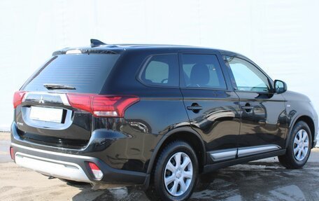 Mitsubishi Outlander III рестайлинг 3, 2021 год, 2 200 000 рублей, 7 фотография