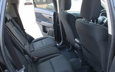 Mitsubishi Outlander III рестайлинг 3, 2021 год, 2 200 000 рублей, 13 фотография