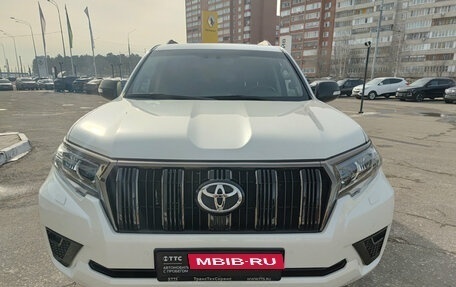 Toyota Land Cruiser Prado 150 рестайлинг 2, 2021 год, 5 350 000 рублей, 2 фотография