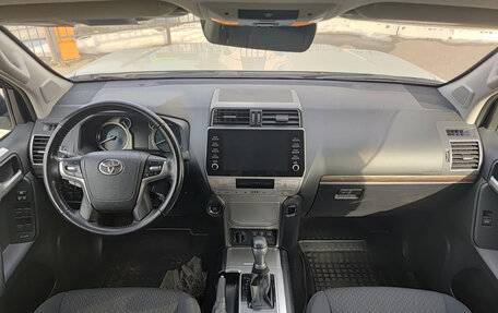 Toyota Land Cruiser Prado 150 рестайлинг 2, 2021 год, 5 350 000 рублей, 17 фотография