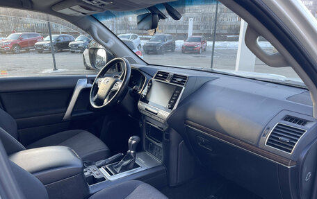 Toyota Land Cruiser Prado 150 рестайлинг 2, 2021 год, 5 350 000 рублей, 13 фотография