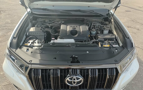 Toyota Land Cruiser Prado 150 рестайлинг 2, 2021 год, 5 350 000 рублей, 11 фотография