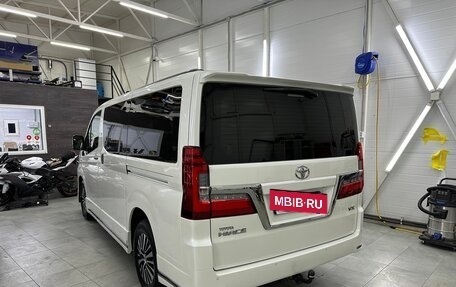 Toyota HiAce H300, 2020 год, 7 300 000 рублей, 3 фотография