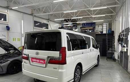 Toyota HiAce H300, 2020 год, 7 300 000 рублей, 4 фотография