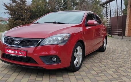 KIA cee'd I рестайлинг, 2011 год, 730 000 рублей, 1 фотография