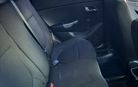 KIA Rio III рестайлинг, 2012 год, 20 фотография