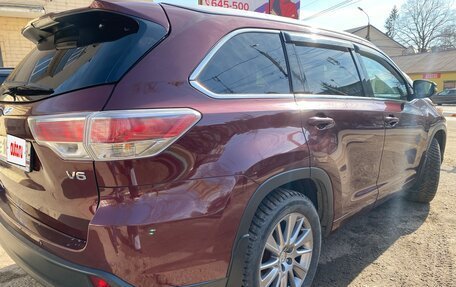 Toyota Highlander III, 2014 год, 3 500 000 рублей, 2 фотография