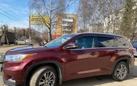 Toyota Highlander III, 2014 год, 3 500 000 рублей, 3 фотография
