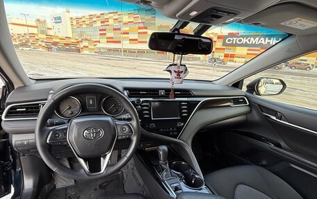 Toyota Camry, 2019 год, 2 900 000 рублей, 10 фотография