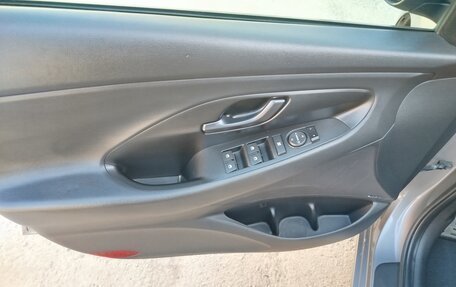 Hyundai Elantra VI рестайлинг, 2019 год, 1 800 000 рублей, 7 фотография