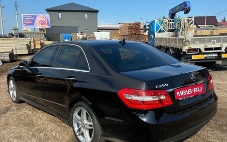 Mercedes-Benz E-Класс, 2012 год, 1 990 000 рублей, 8 фотография