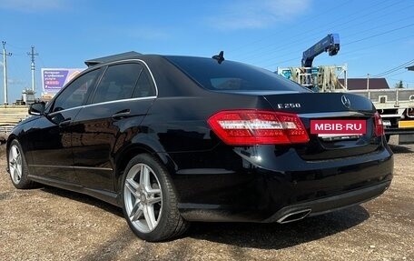 Mercedes-Benz E-Класс, 2012 год, 1 990 000 рублей, 9 фотография