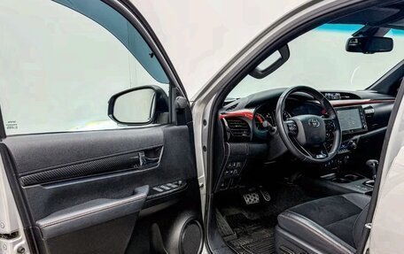 Toyota Hilux VIII, 2024 год, 6 970 000 рублей, 13 фотография