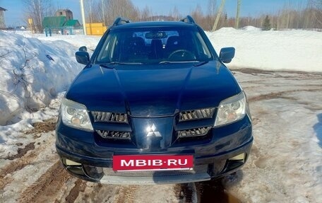 Mitsubishi Outlander III рестайлинг 3, 2007 год, 800 000 рублей, 16 фотография