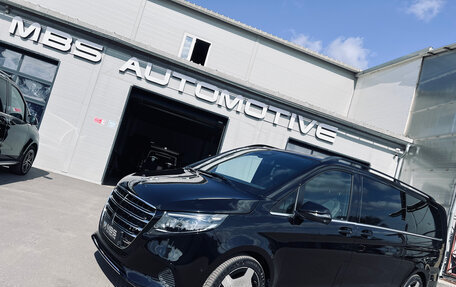 Mercedes-Benz V-Класс, 2025 год, 35 880 000 рублей, 2 фотография