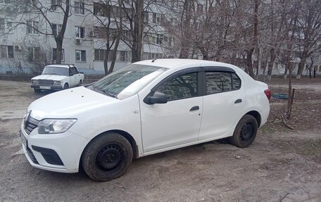 Renault Logan II, 2018 год, 550 000 рублей, 2 фотография