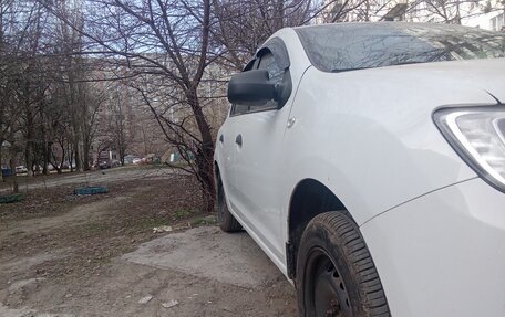 Renault Logan II, 2018 год, 550 000 рублей, 3 фотография