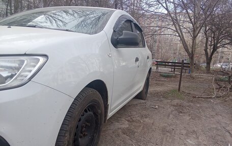 Renault Logan II, 2018 год, 550 000 рублей, 4 фотография