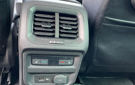 Volkswagen Tiguan II, 2018 год, 2 350 000 рублей, 15 фотография