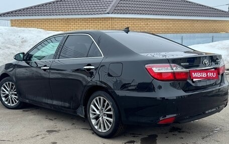Toyota Camry, 2017 год, 2 370 000 рублей, 4 фотография