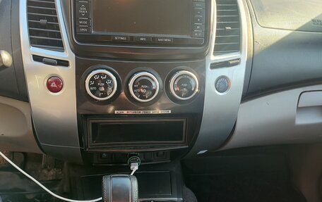 Mitsubishi Pajero Sport II рестайлинг, 2014 год, 1 550 000 рублей, 2 фотография