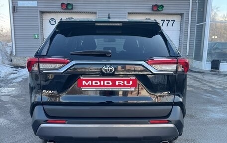 Toyota RAV4, 2021 год, 4 370 000 рублей, 2 фотография