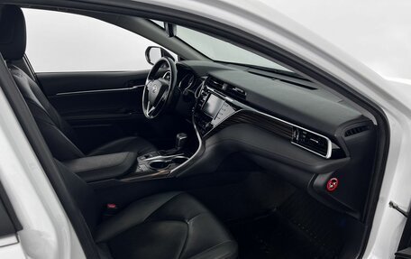 Toyota Camry, 2019 год, 2 990 000 рублей, 12 фотография