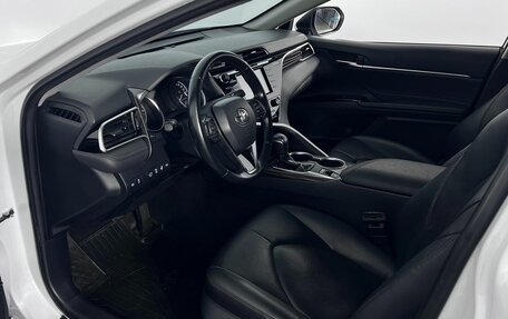 Toyota Camry, 2019 год, 2 990 000 рублей, 9 фотография