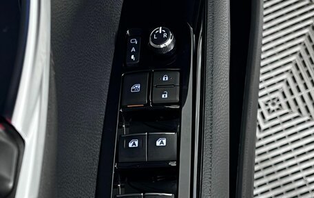 Toyota Camry, 2019 год, 2 990 000 рублей, 17 фотография