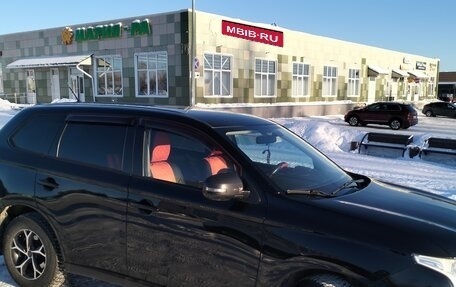 Mitsubishi Outlander III рестайлинг 3, 2014 год, 1 350 000 рублей, 1 фотография