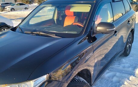 Mitsubishi Outlander III рестайлинг 3, 2014 год, 1 350 000 рублей, 4 фотография