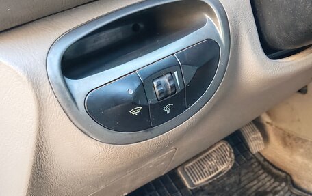 Hyundai Santa Fe III рестайлинг, 2004 год, 390 000 рублей, 11 фотография