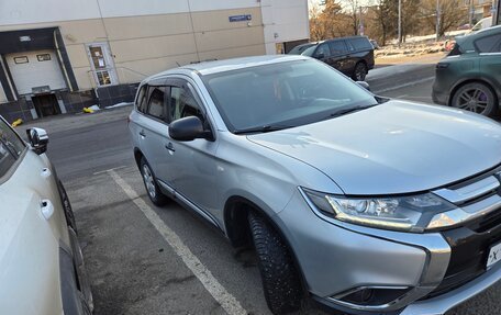 Mitsubishi Outlander III рестайлинг 3, 2015 год, 1 600 000 рублей, 3 фотография