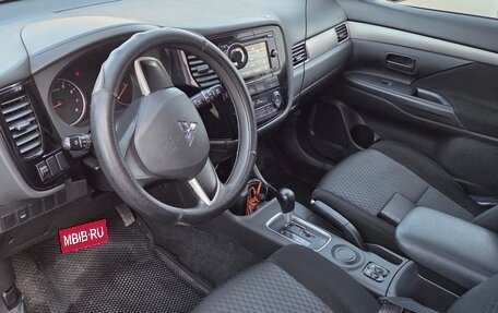 Mitsubishi Outlander III рестайлинг 3, 2015 год, 1 600 000 рублей, 2 фотография