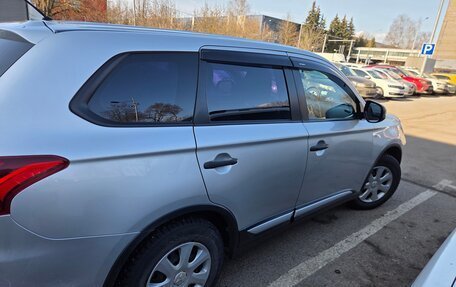 Mitsubishi Outlander III рестайлинг 3, 2015 год, 1 600 000 рублей, 6 фотография