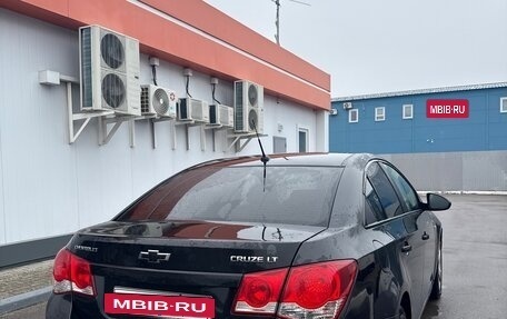 Chevrolet Cruze II, 2010 год, 535 000 рублей, 2 фотография