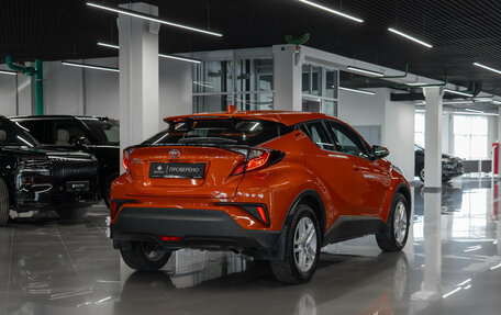 Toyota C-HR I рестайлинг, 2020 год, 2 490 000 рублей, 4 фотография